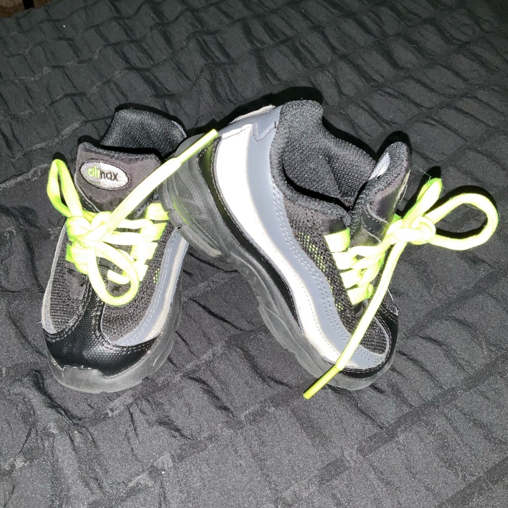 Baby Nike Air Max 90 - size 6c